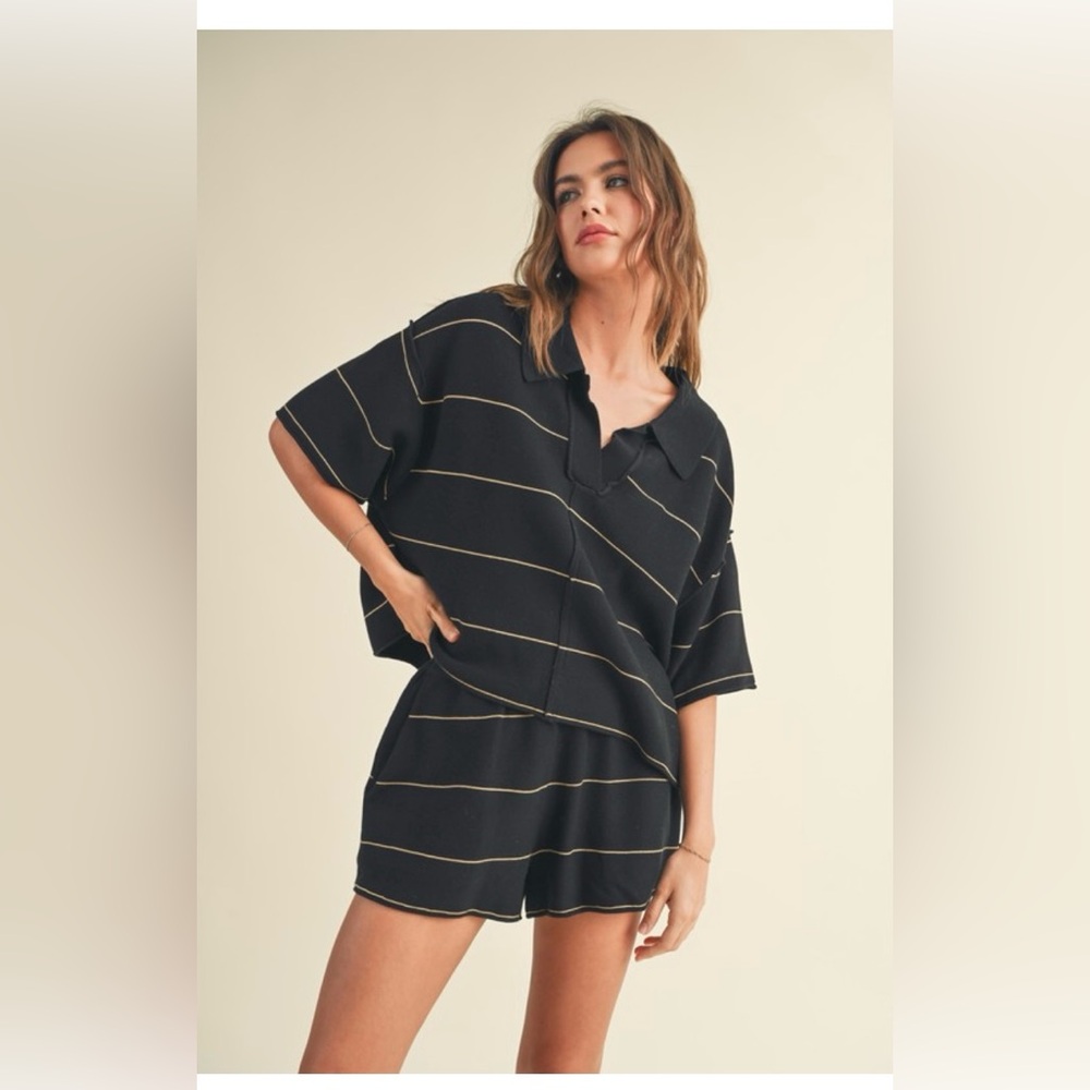 Striped pattern knitted colar top